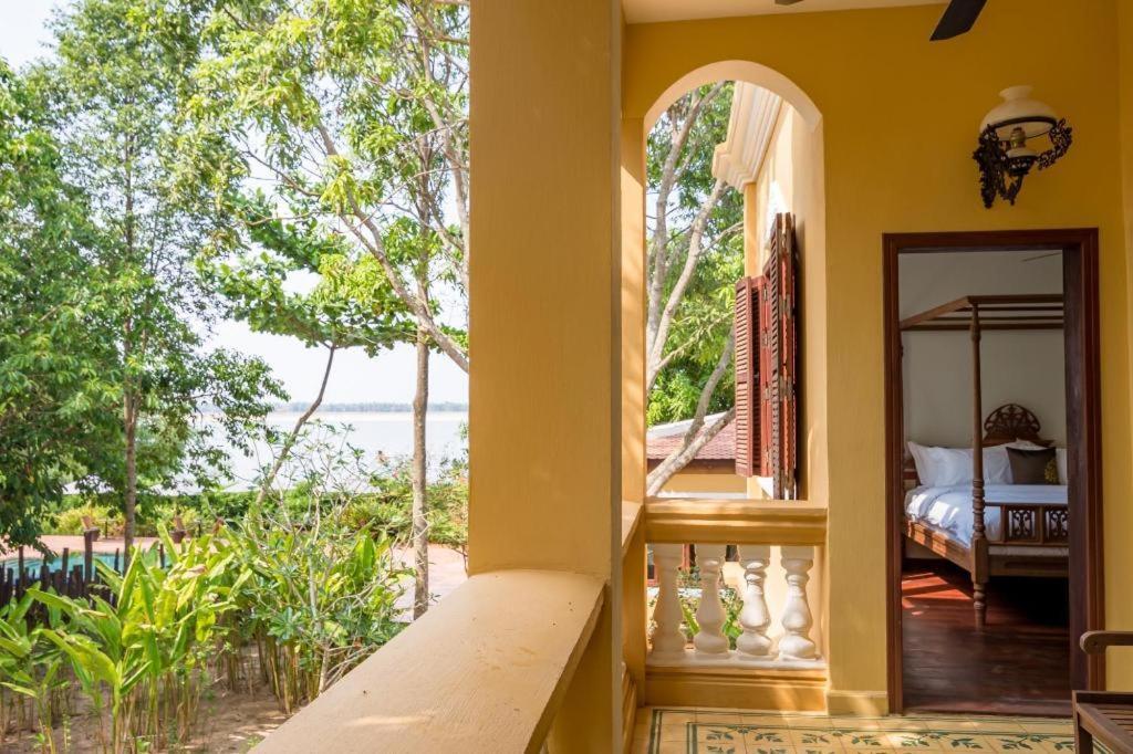 Hotel Le Relais De Chhlong Kratié Exterior foto