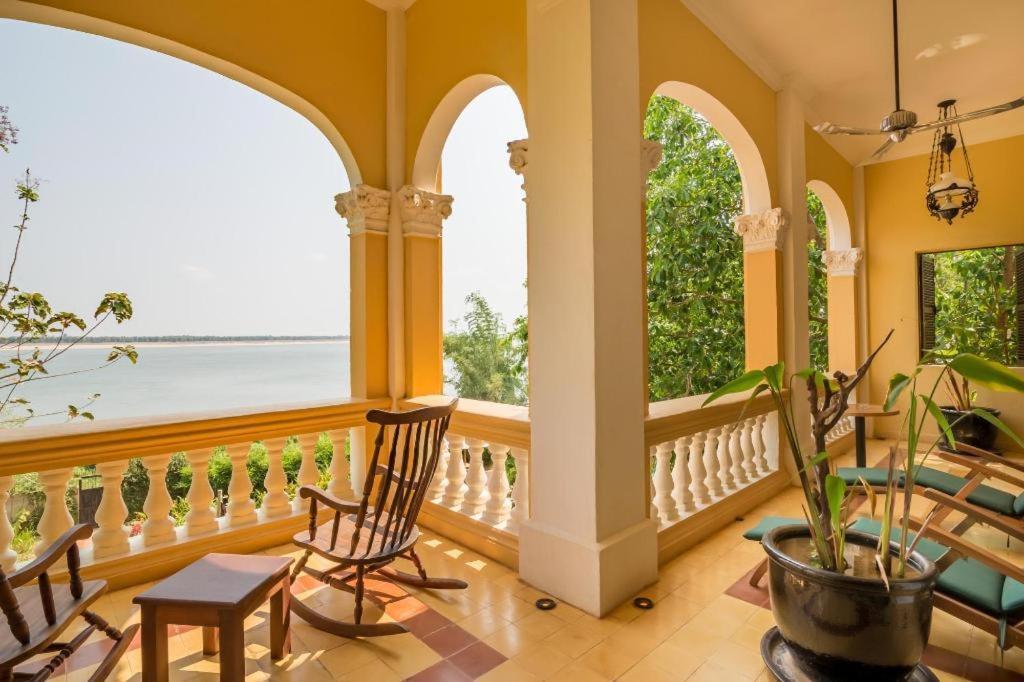 Hotel Le Relais De Chhlong Kratié Exterior foto